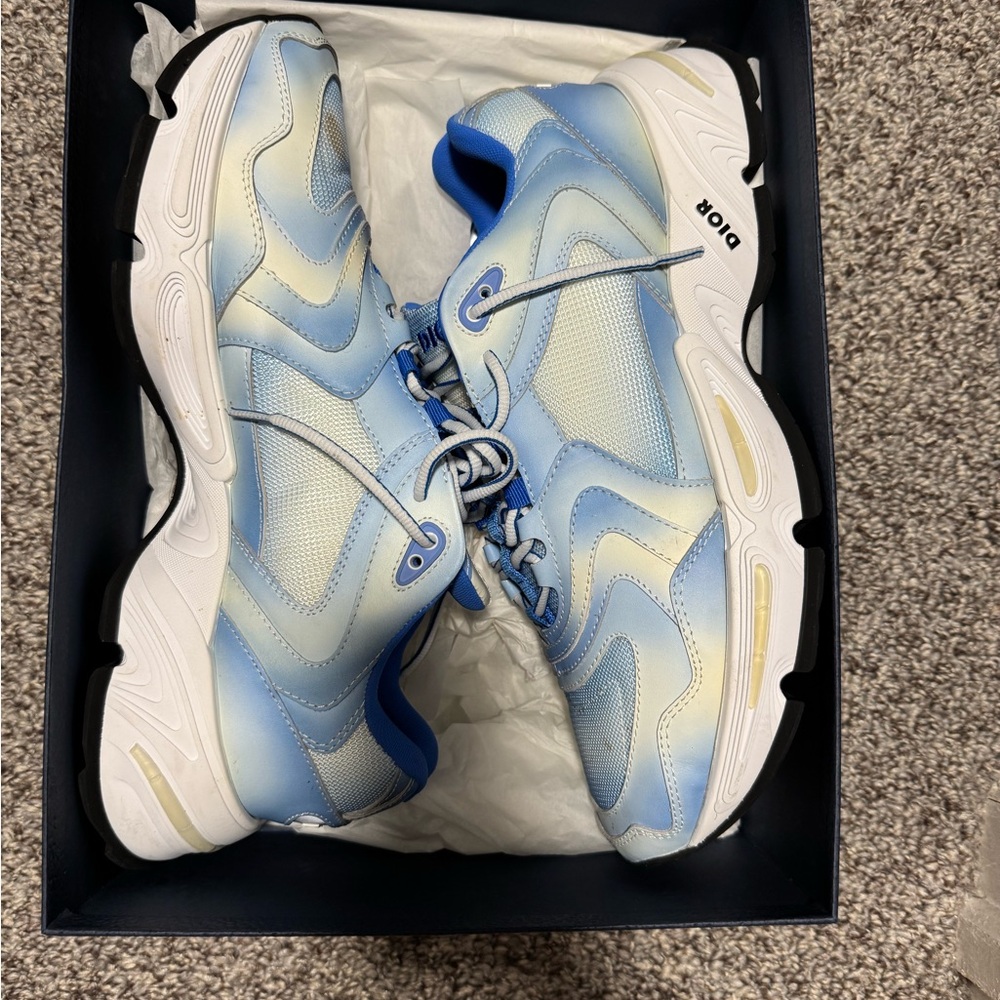 Men’s Dior Gradient Blue and White Sneakers size 11.5 - Picture 4 of 7